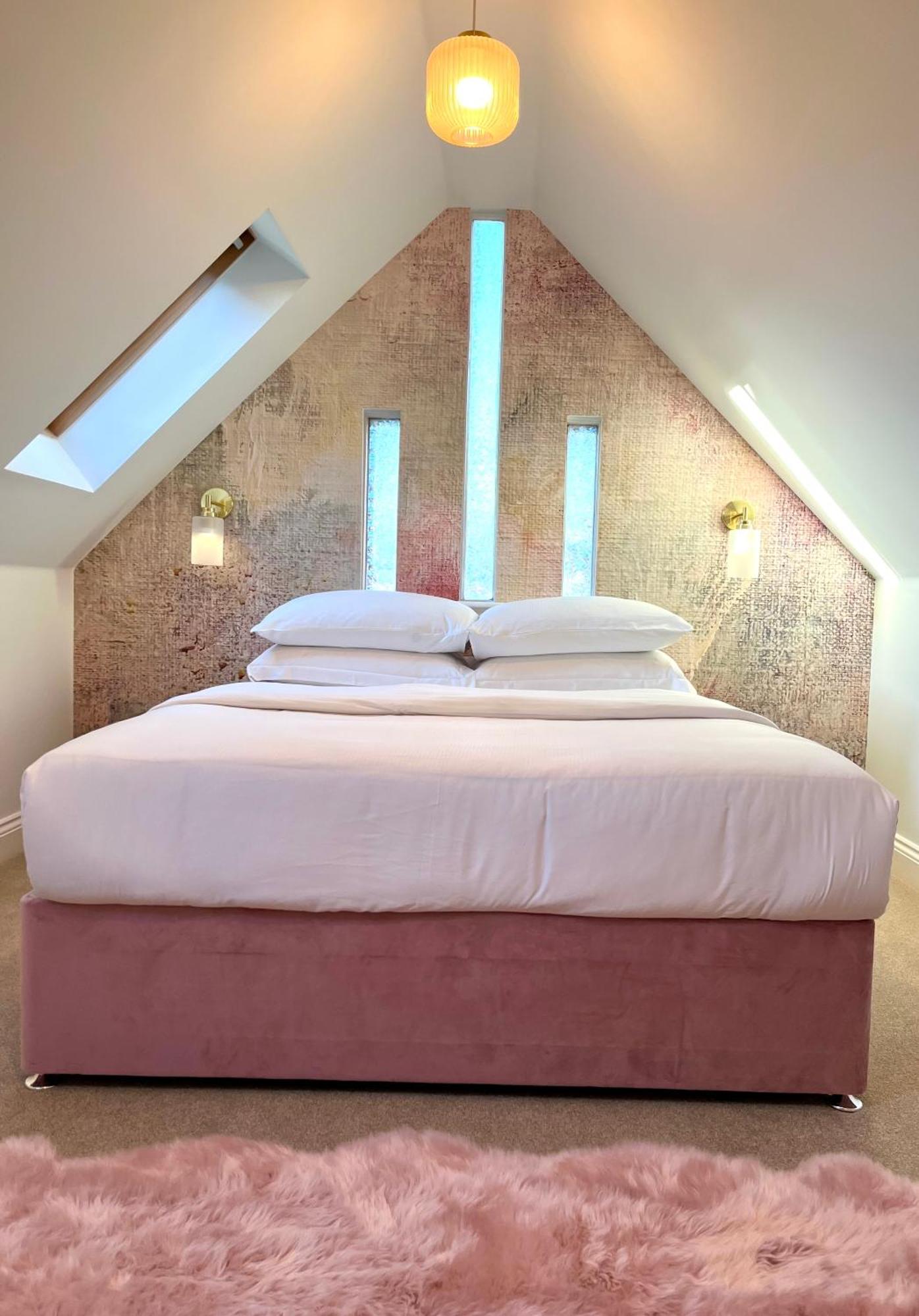 The Gallery - Town Centre - 5 Minute Walk - Superfast Wifi - Outdoor Terrace - Sleeps Up To 6 - Netflix - Contractor Friendly - Short & Long - Coffee Machine Bournemouth