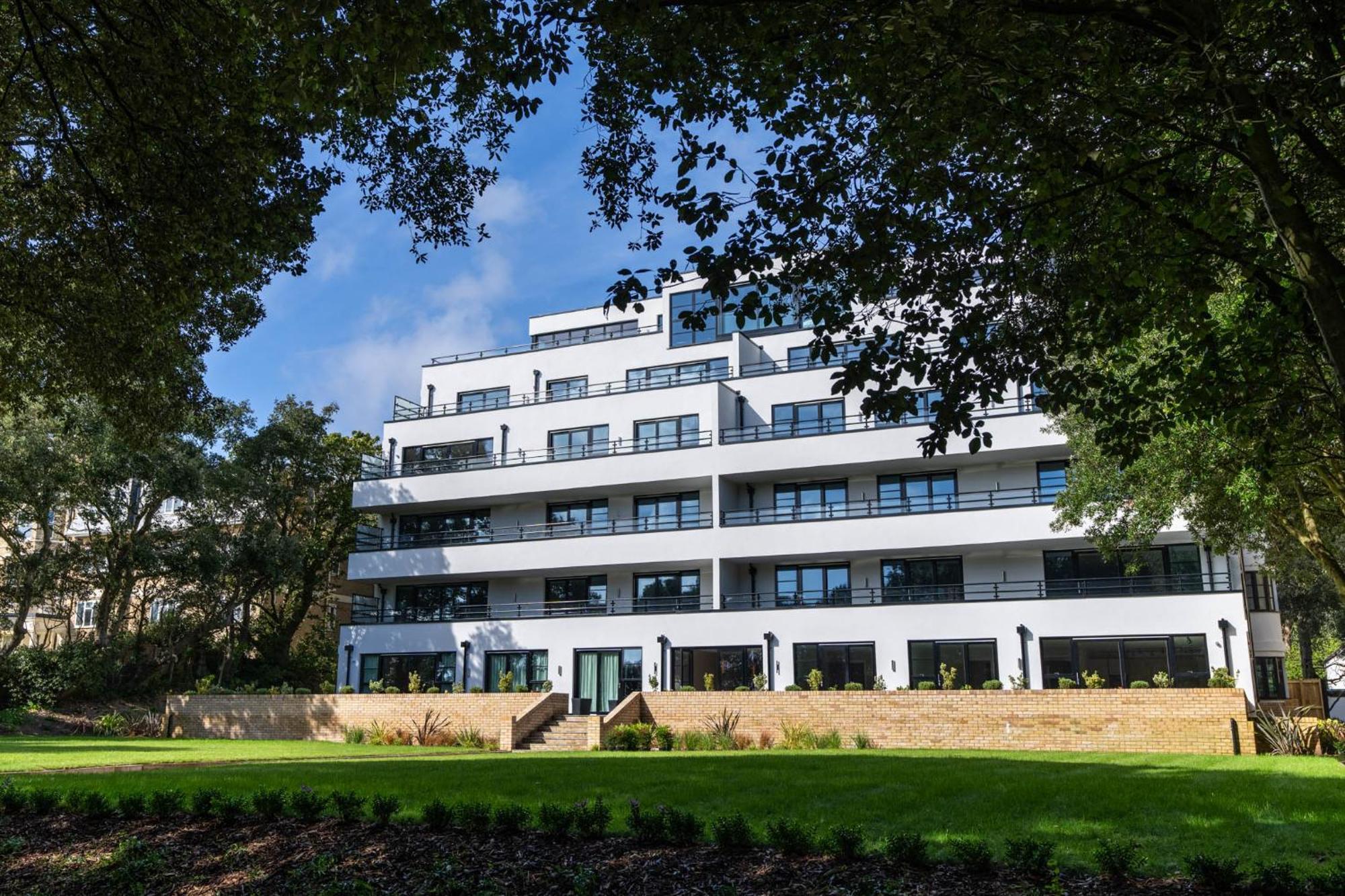 Bournecoast - Brand New Clifftop With Balcony - Fm9574 * Bournemouth