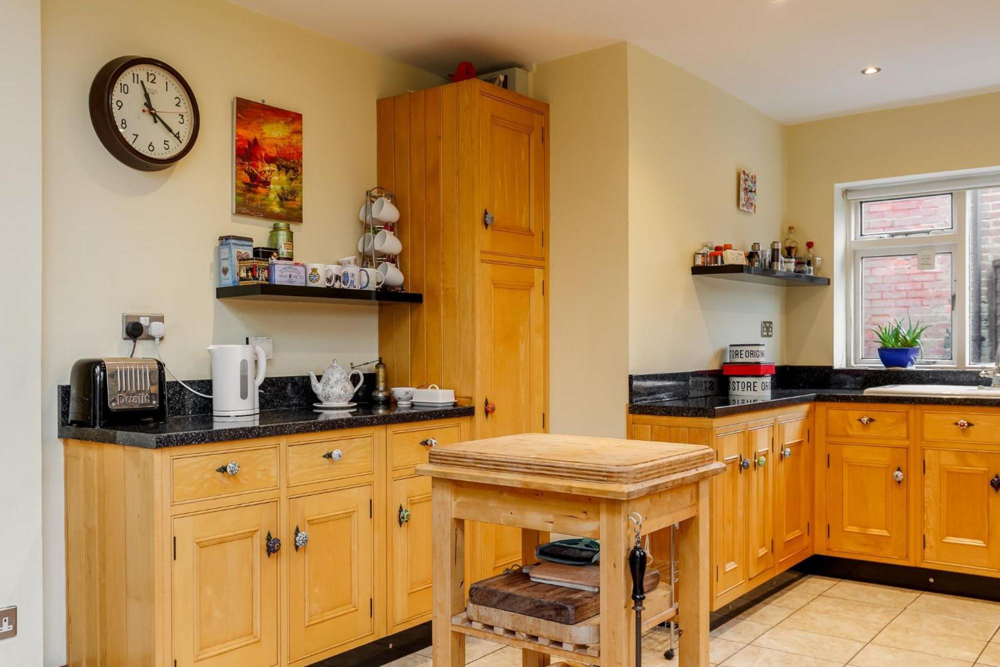 Lime Tree House-poole Holiday home *