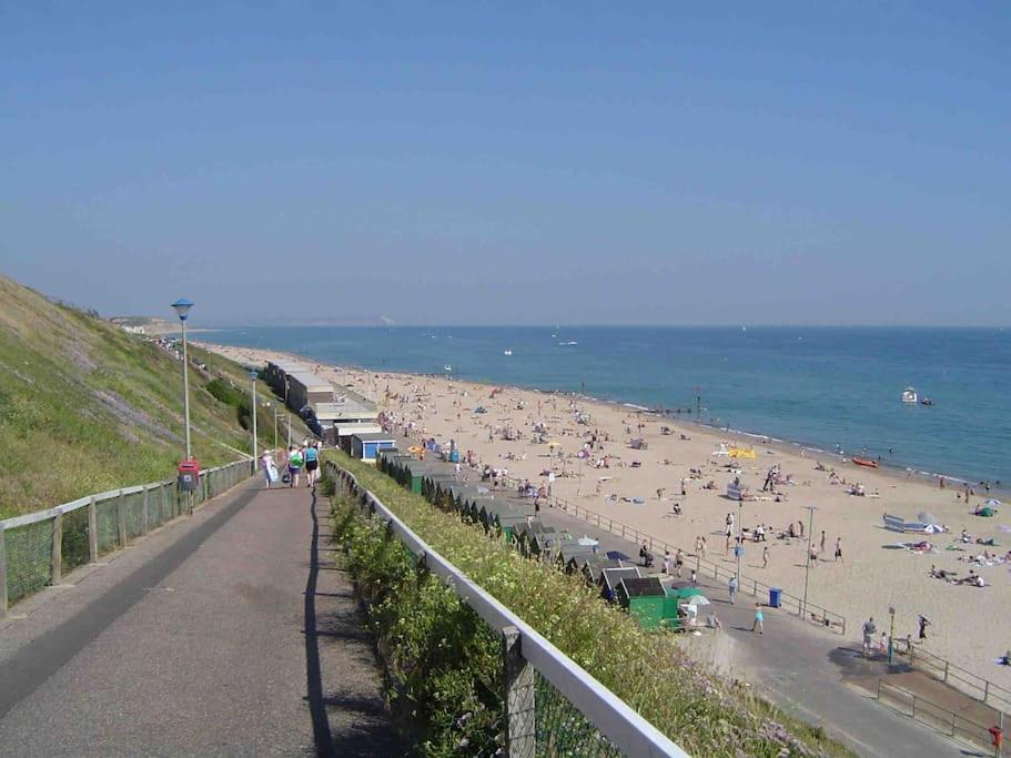 Sea Views, 2 Bed, Lift, Close To Shops Apartment Bournemouth