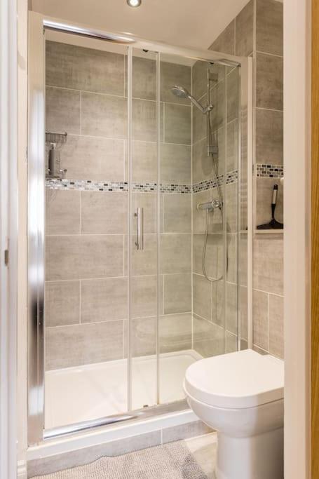 Apartment Sea Views, 2 Bed, Lift, Close To Shops Bournemouth