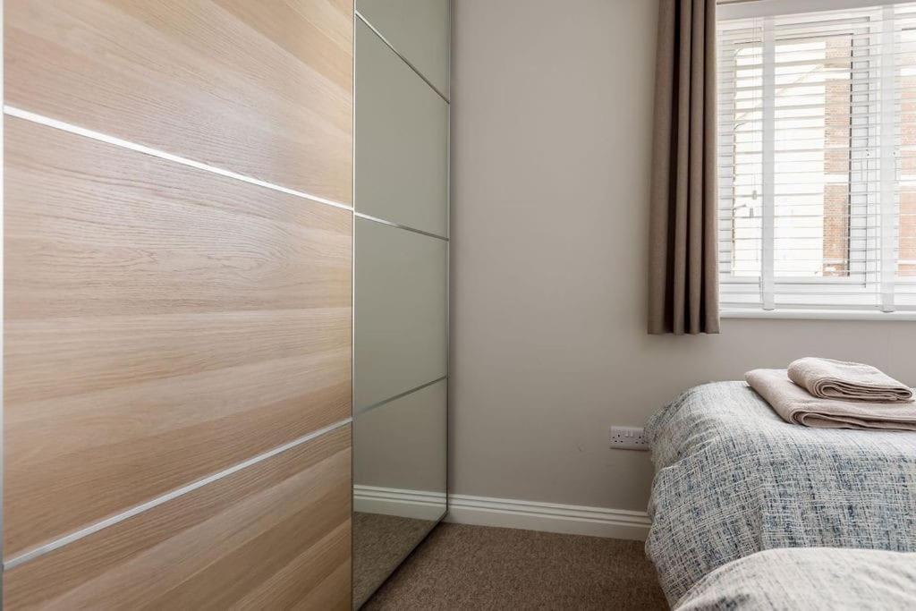 Apartment Sea Views, 2 Bed, Lift, Close To Shops Bournemouth