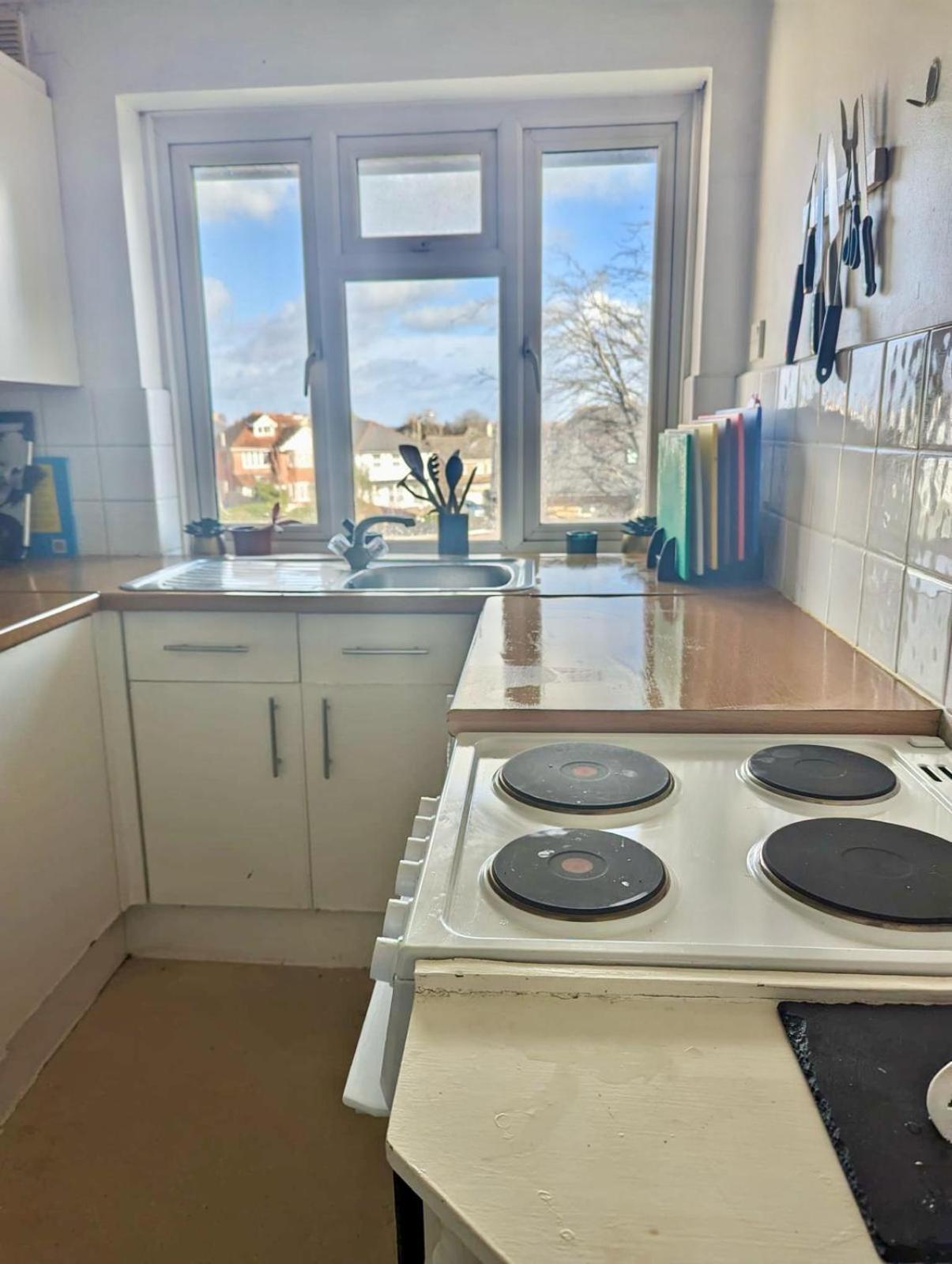 Spacious 2 Bedroom 5 People Near Apartment *