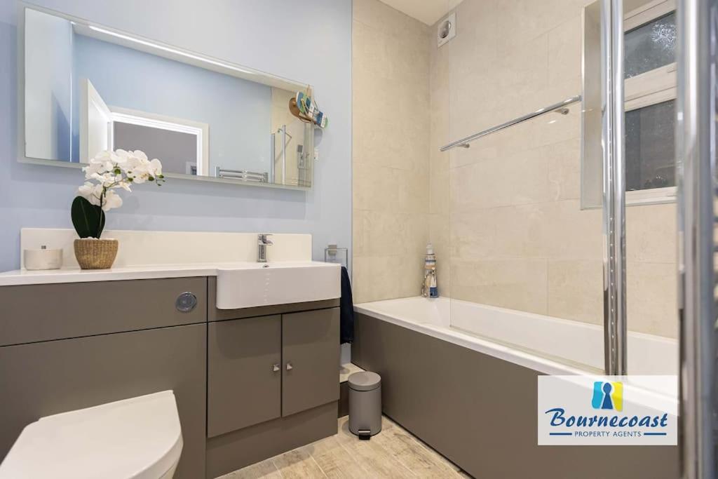 Apartment Bournecoast: Spacious Flat Near Beach/shops-fm9582