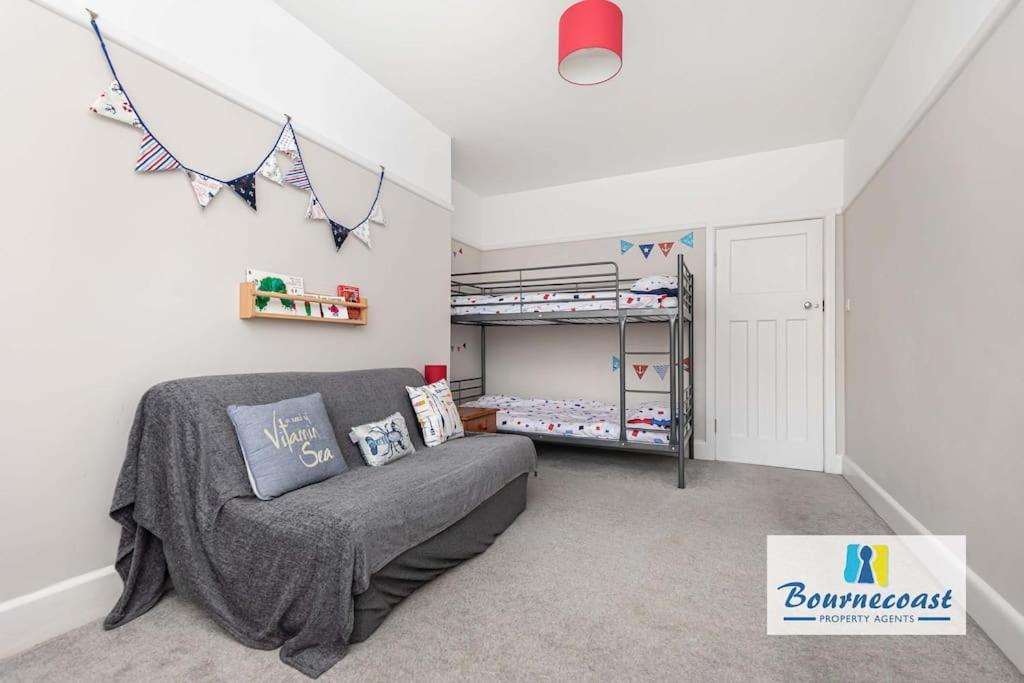 Apartment Bournecoast: Spacious Flat Near Beach/shops-fm9582 *