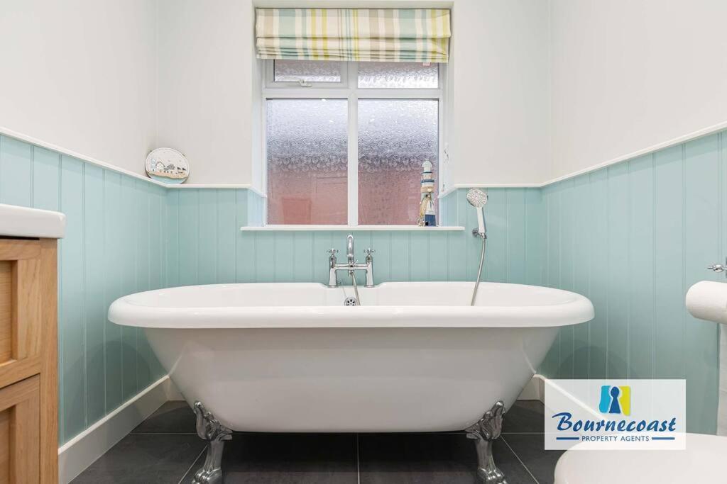 Apartment Bournecoast: Spacious Flat Near Beach/shops-fm9586 *