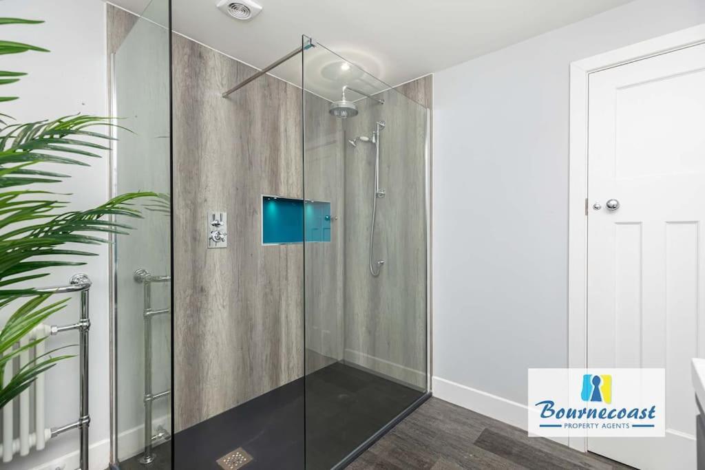 Bournecoast: Spacious Flat Near Beach/shops-fm9586 * Bournemouth