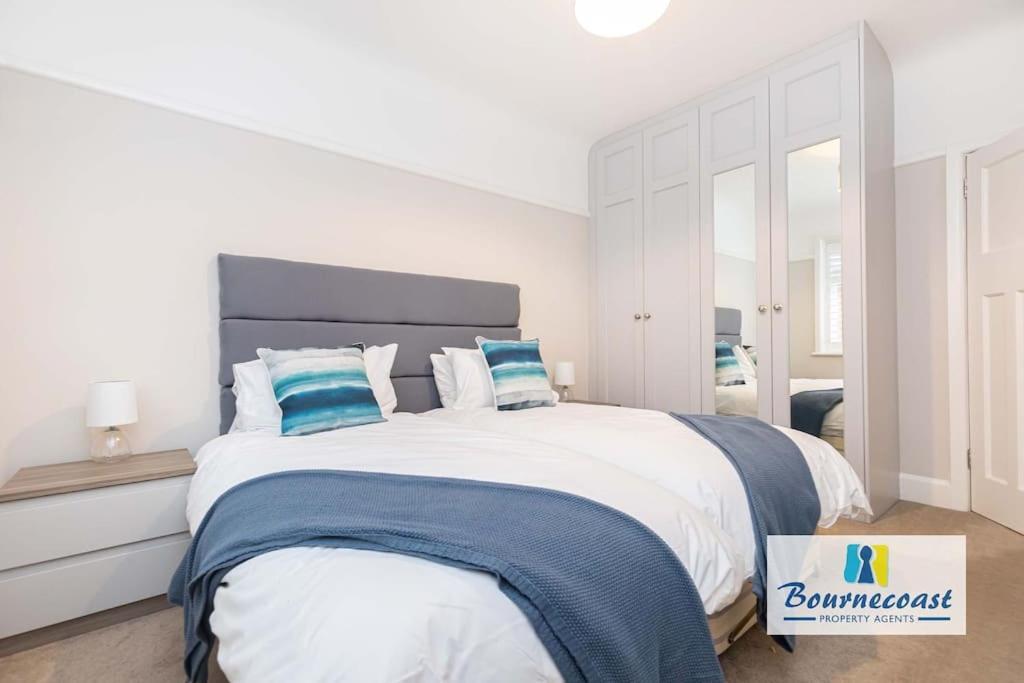 Bournecoast: Spacious Flat Near Beach/shops-fm9586 *