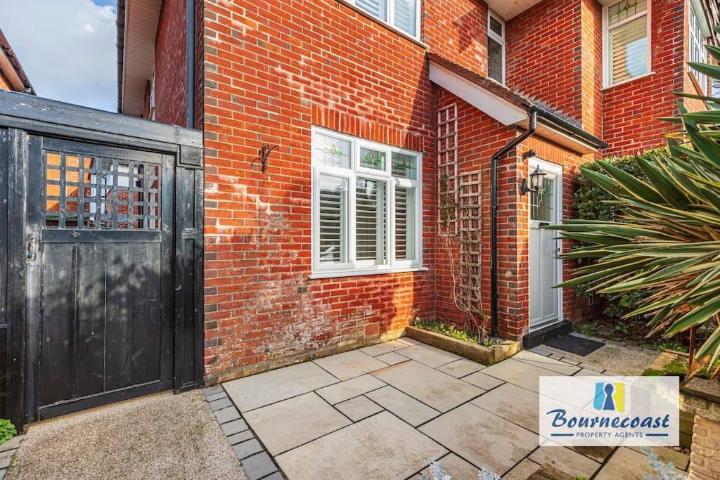 Apartment Bournecoast: Spacious Flat Near Beach/shops-fm9586 Bournemouth
