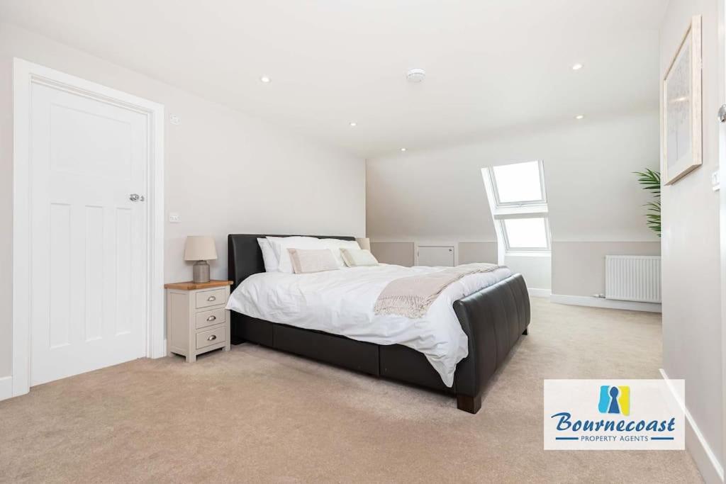 Bournecoast: Spacious Flat Near Beach/shops-fm9586