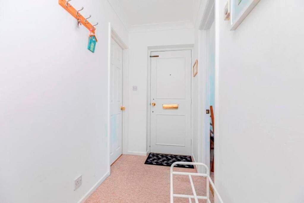 Bournecoast: Sandy Beach, Balcony, Sea View-fm1410 Bournemouth
