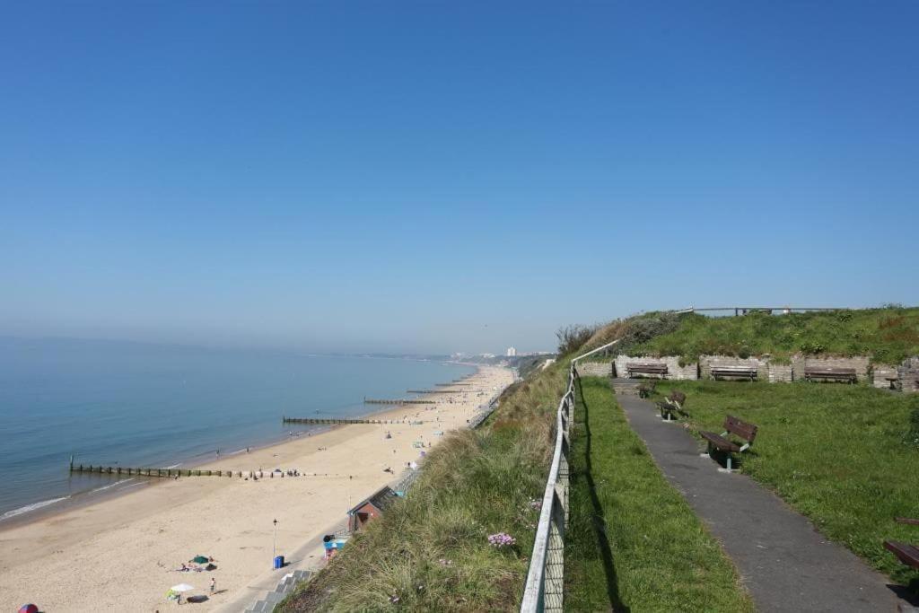 Bournecoast: Sandy Beach, Balcony, Sea View-fm1410 Apartment *