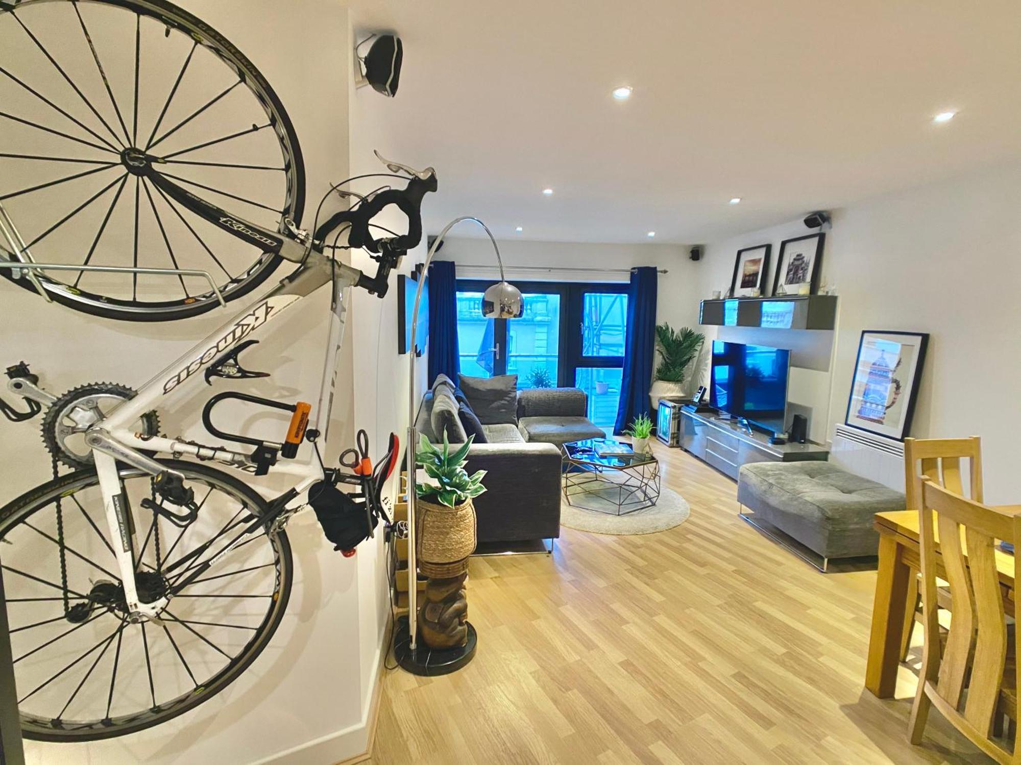 Modern, Spacious Flat In The Heart Of Bournemouth. Homestay