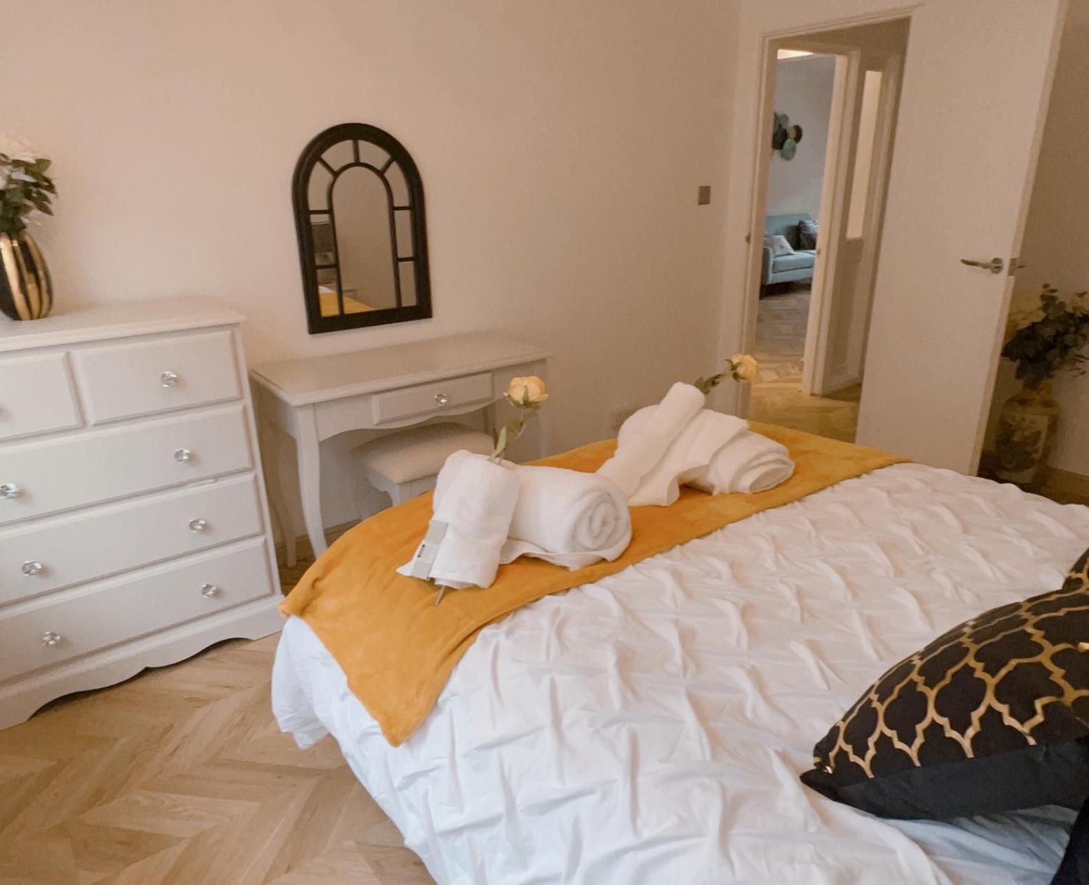 Beautiful 3 Bedroom In Apartment