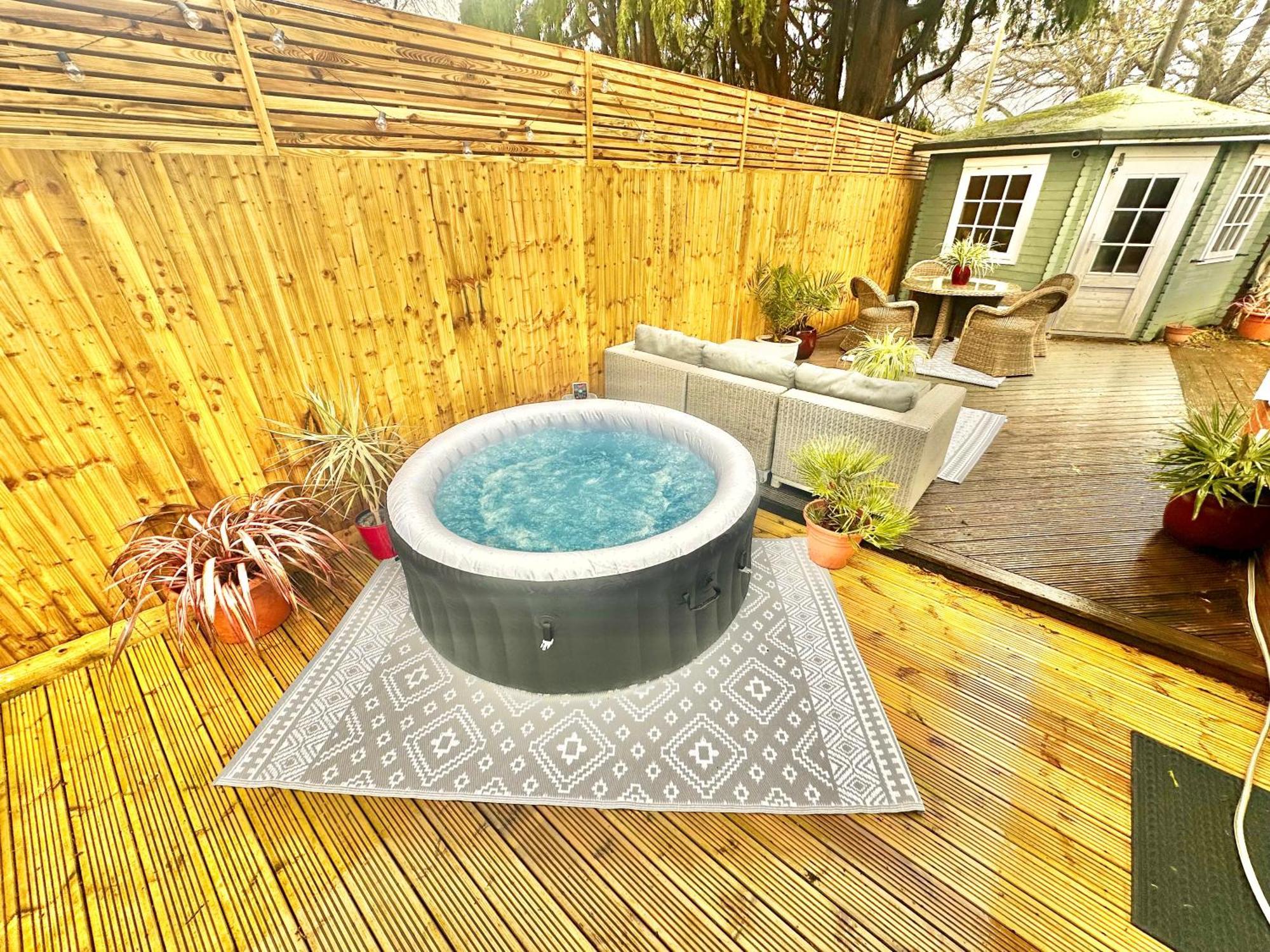 Holiday home Large Family With Hot Tub - Sky Sports - Water Bed - Free Parking *
