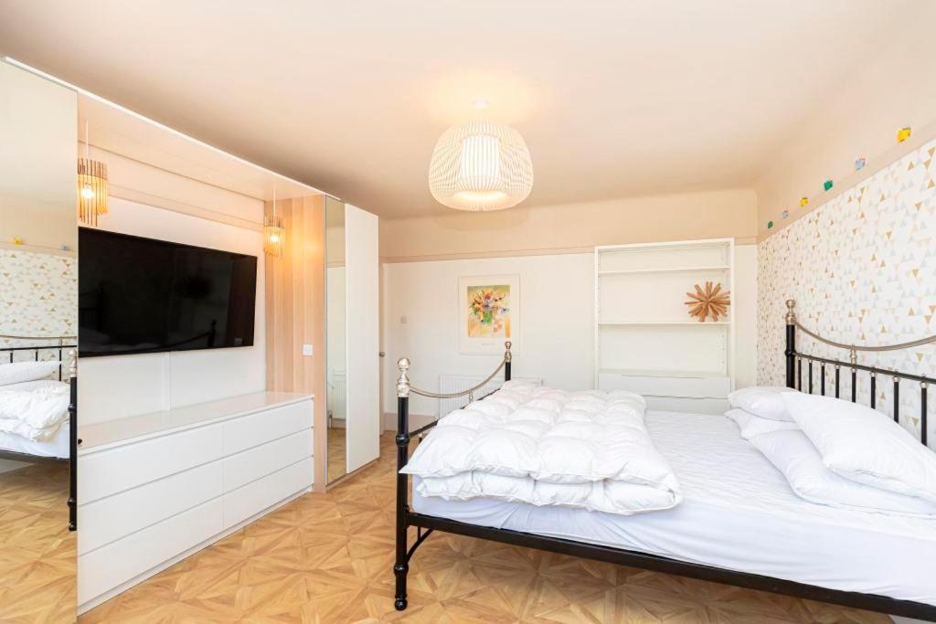 Bournecoast - Three Bedroom Boscombe - Fm5374 *