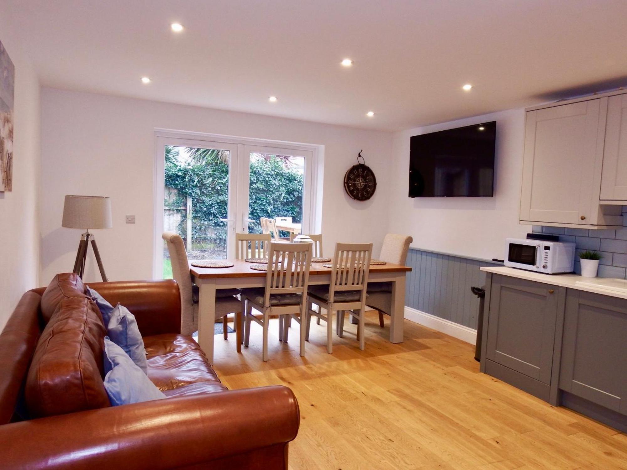 Newly Renovated 3 Bedroom Victorian Detached House Holiday home Bournemouth