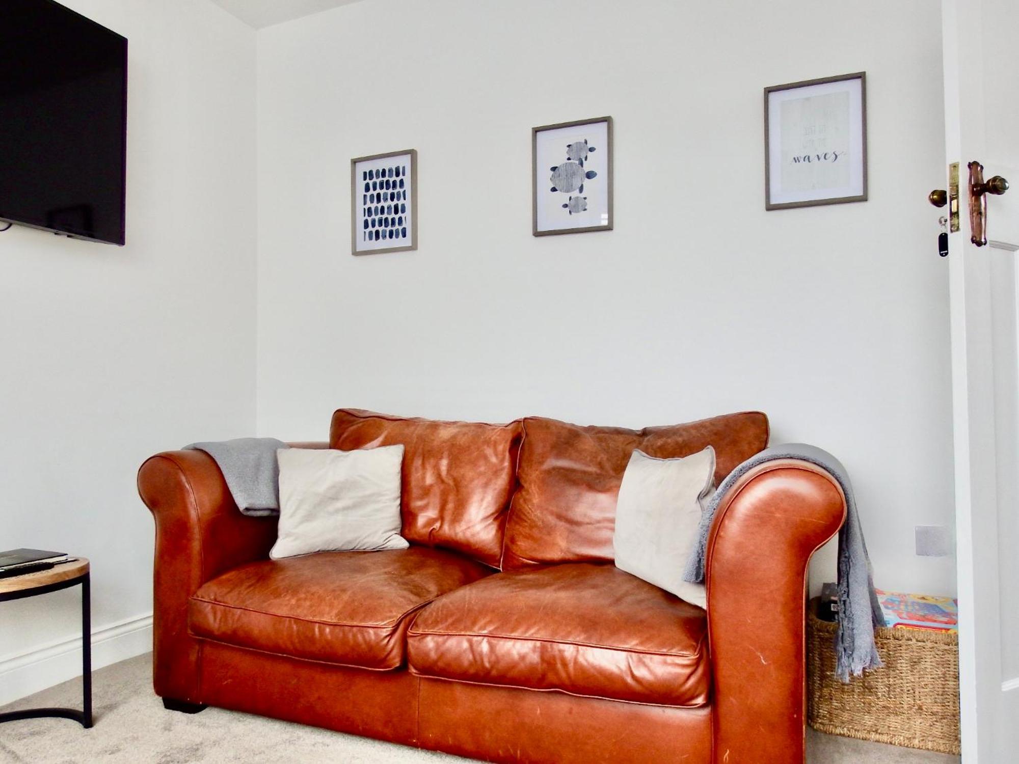 Newly Renovated 3 Bedroom Victorian Detached House *
