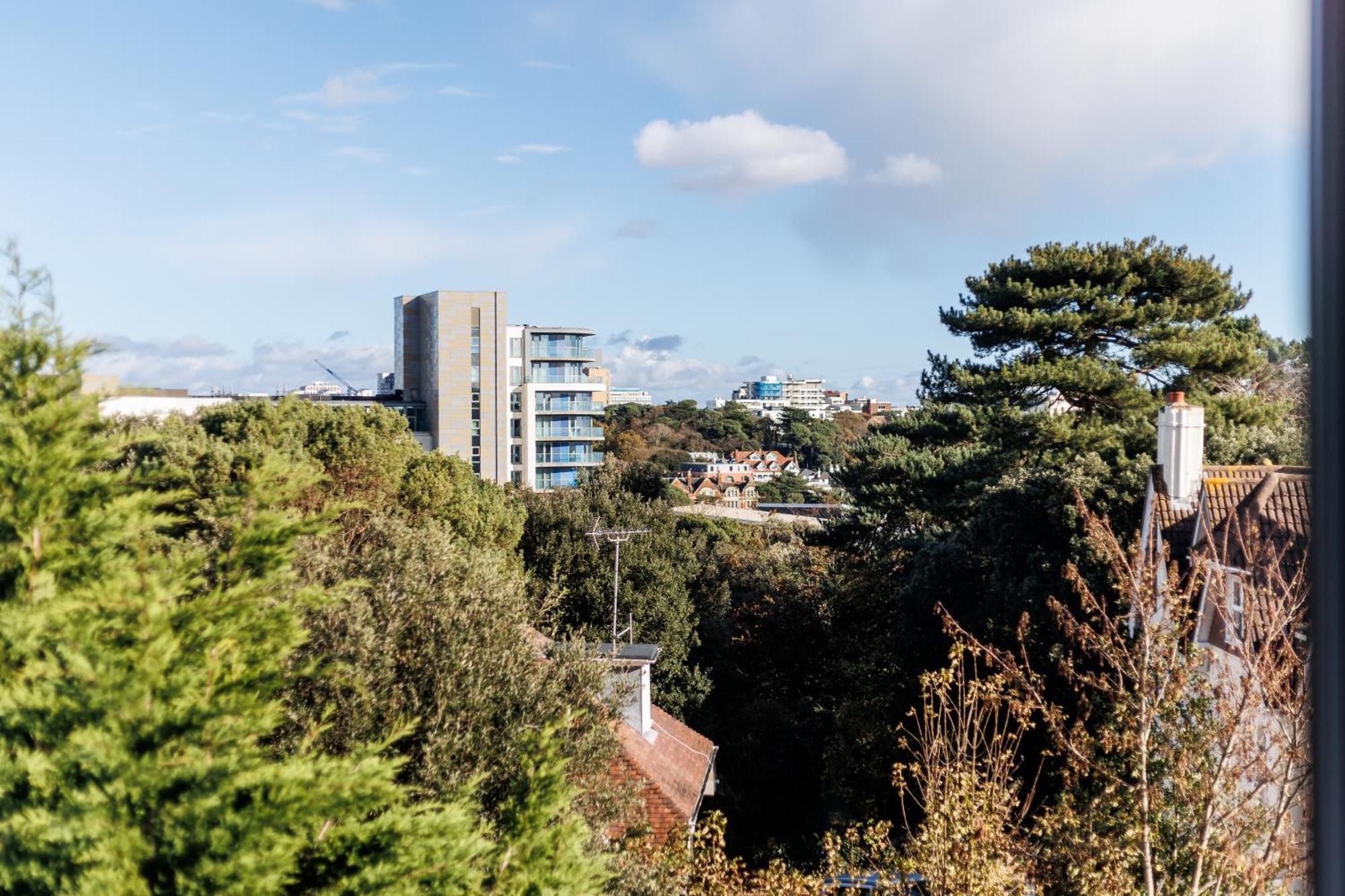 Sea Breeze * Bournemouth