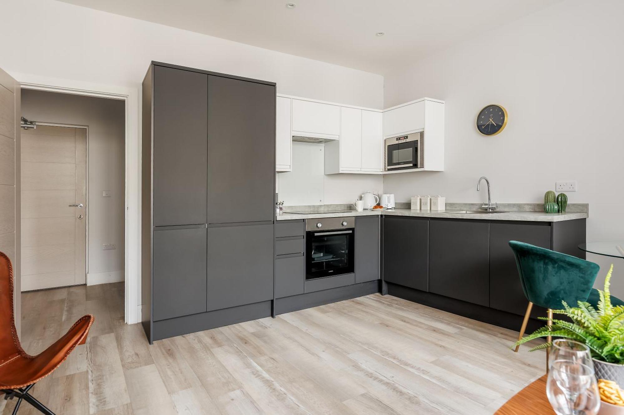 Sea Breeze Apartment *