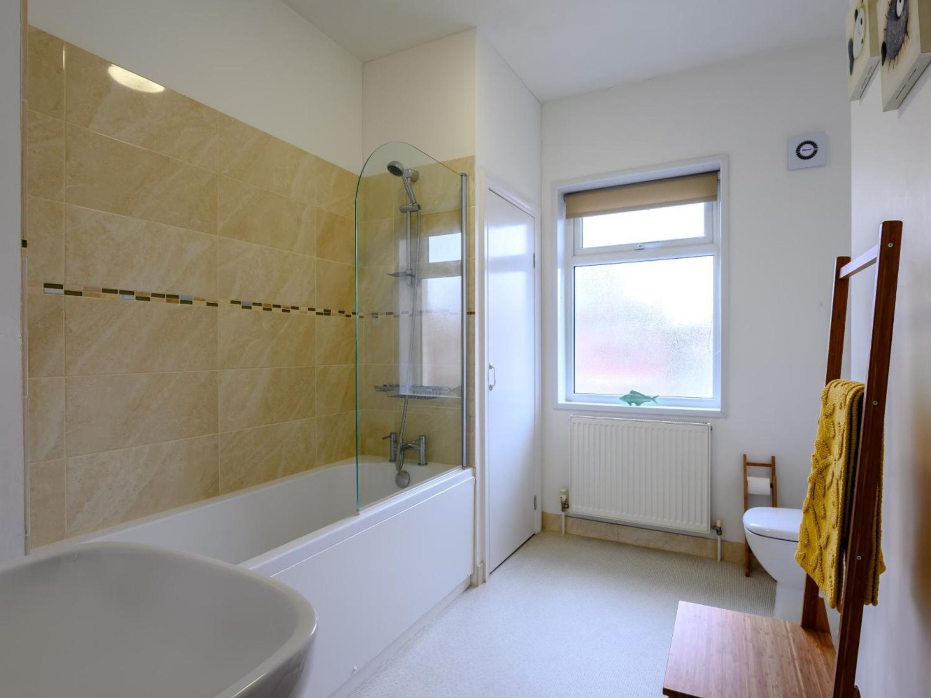 4 Bed In 78807 *