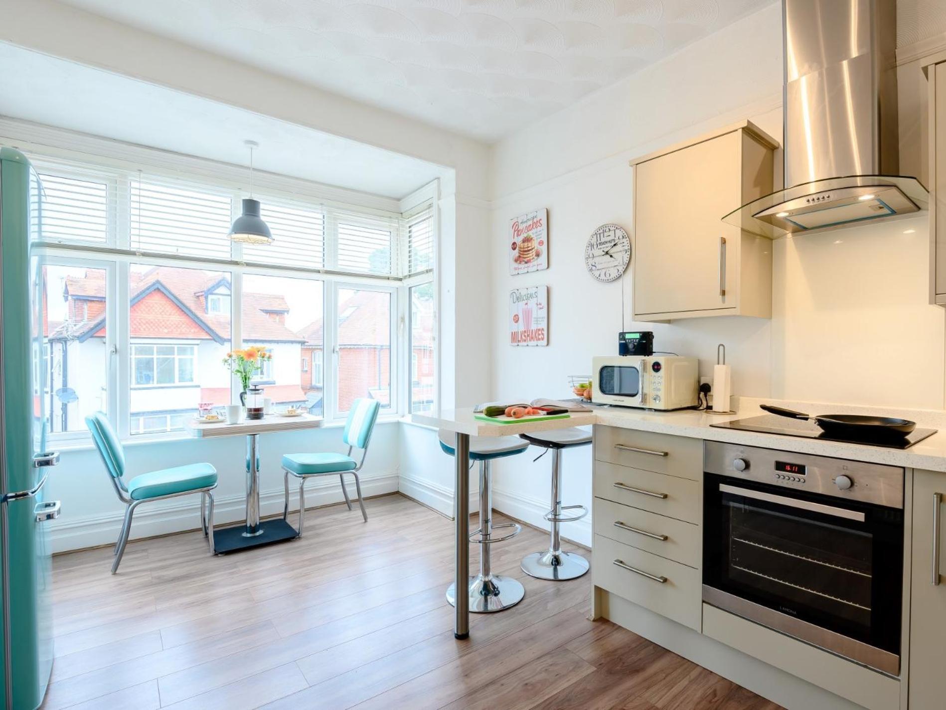 4 Bed In 78807 *