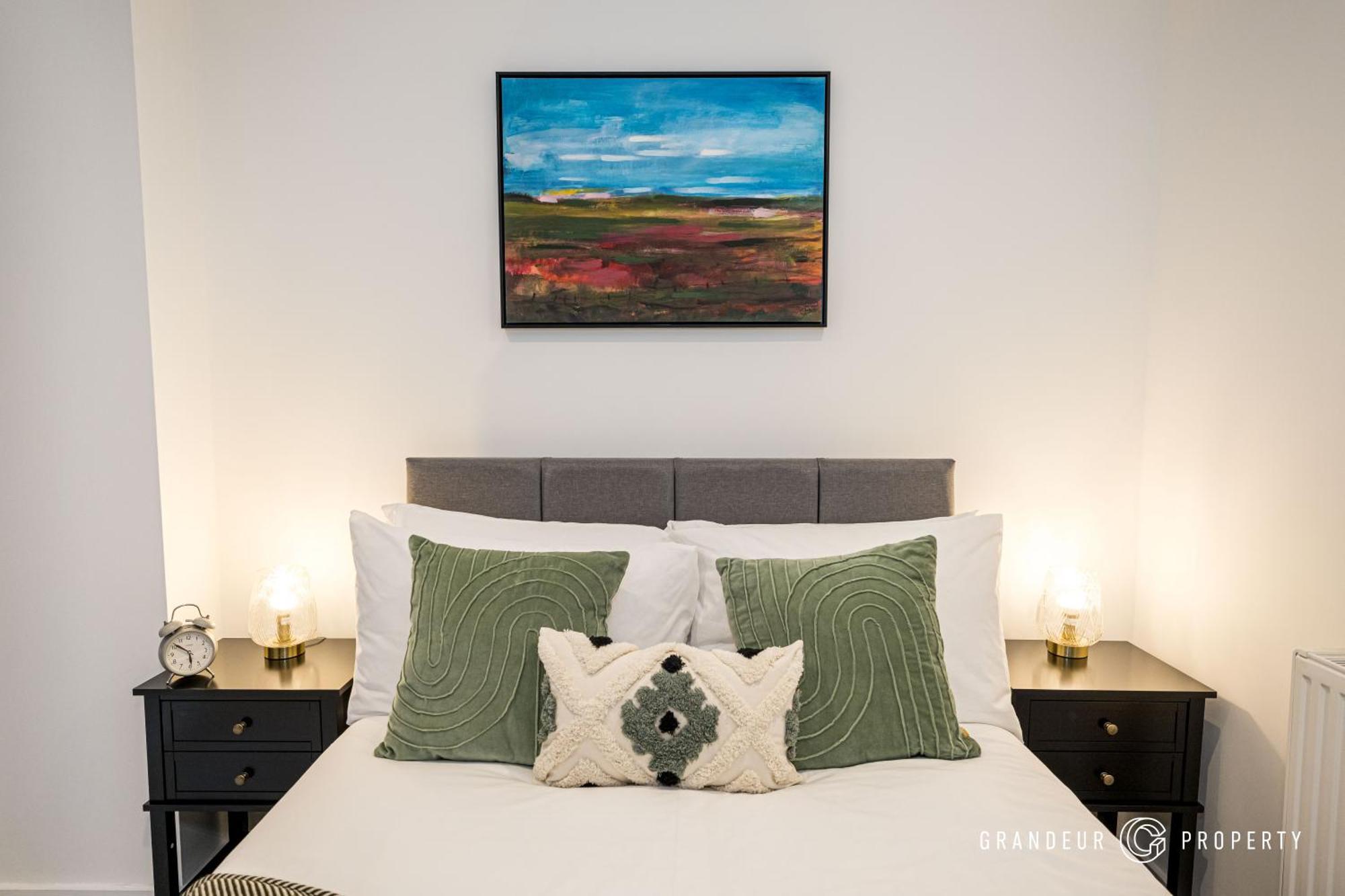 The Hideaway By Grandeur Apartment