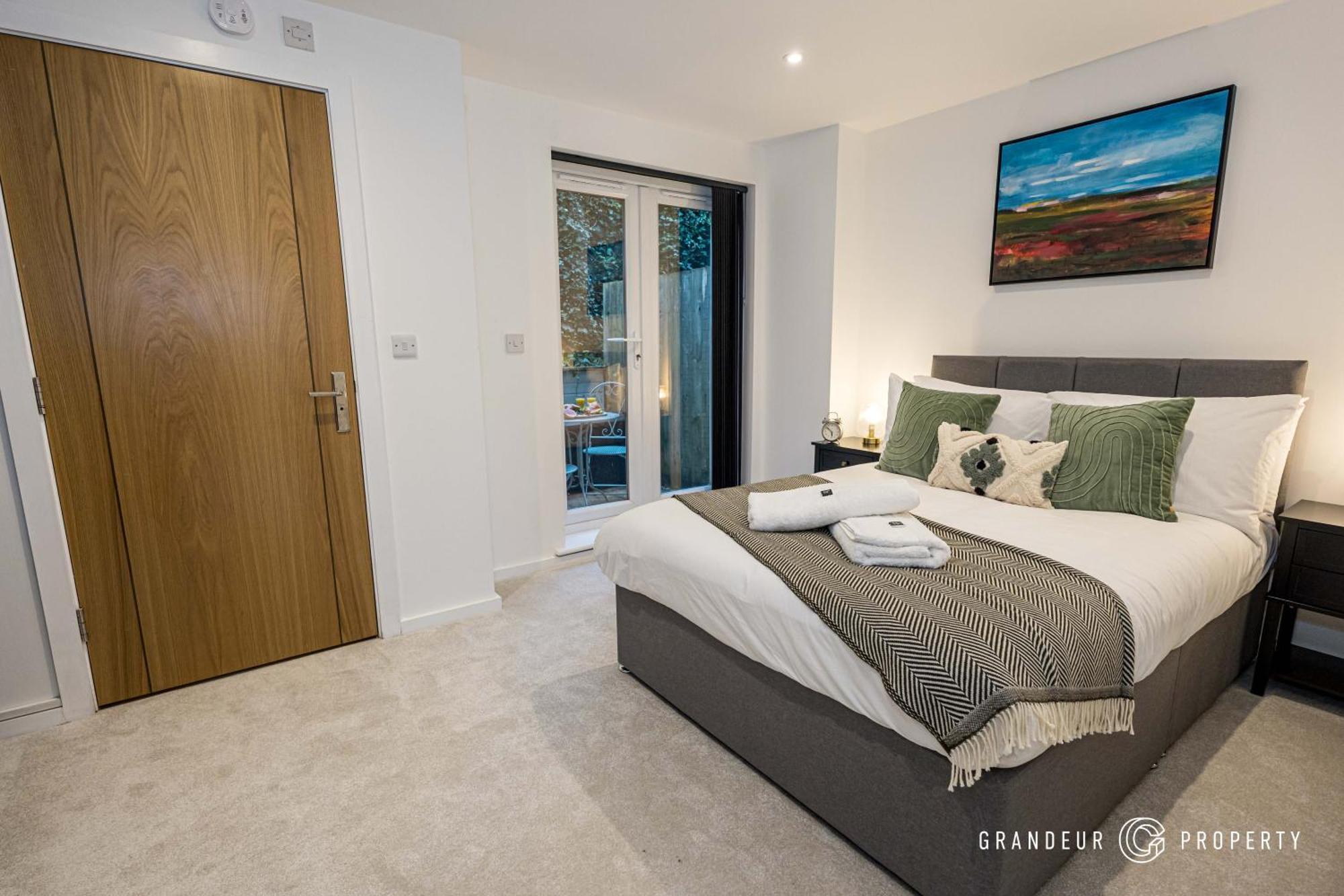 The Hideaway By Grandeur Apartment *