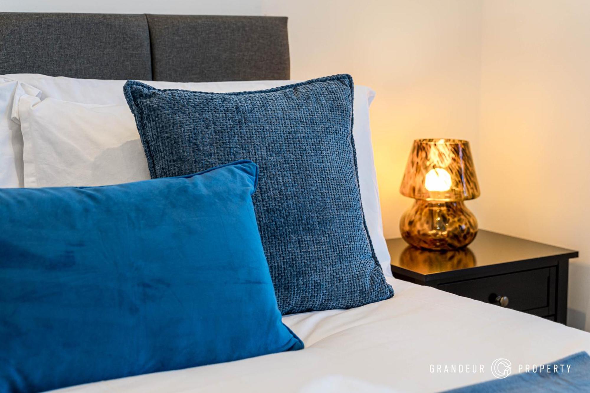The Hideaway By Grandeur Apartment *