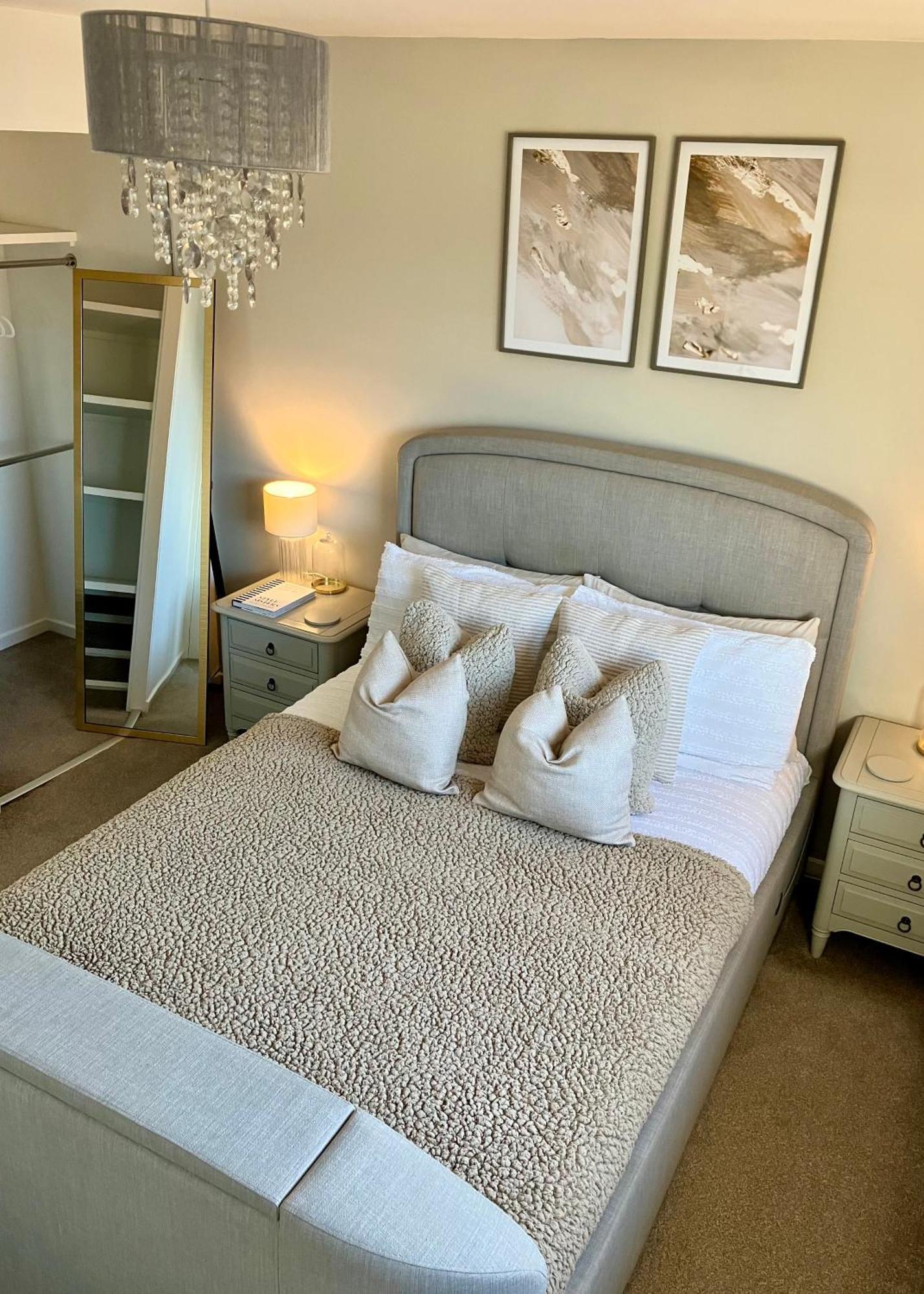Central, Stylish & Cosy With Large Garden & Parking, *