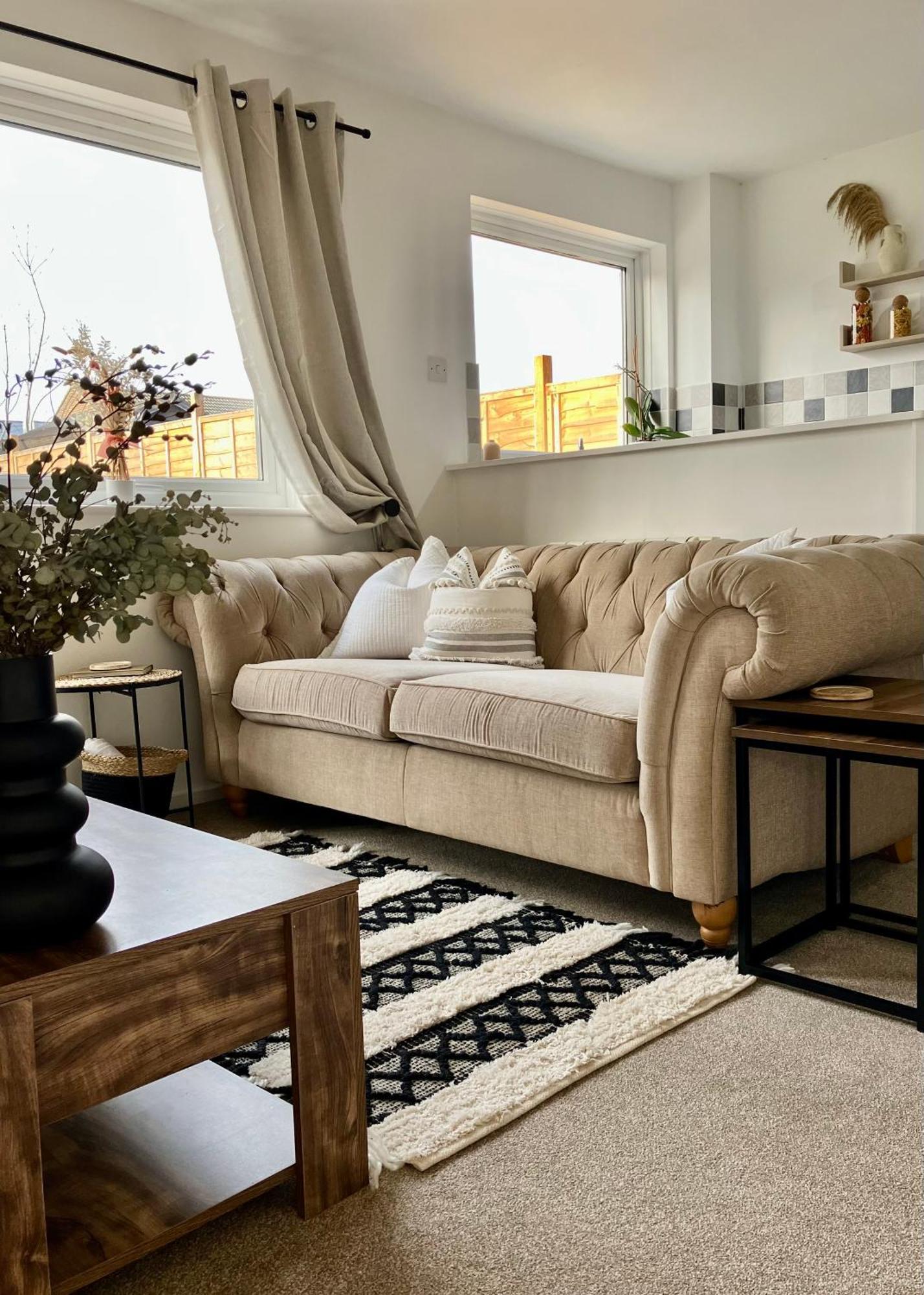 Central, Stylish & Cosy With Large Garden & Parking, Holiday home *