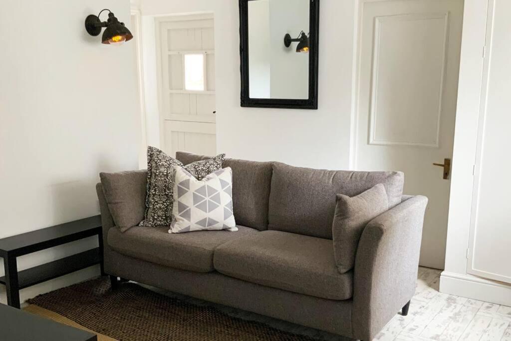 Beautiful 1 Bed Annex, Near And Shops *