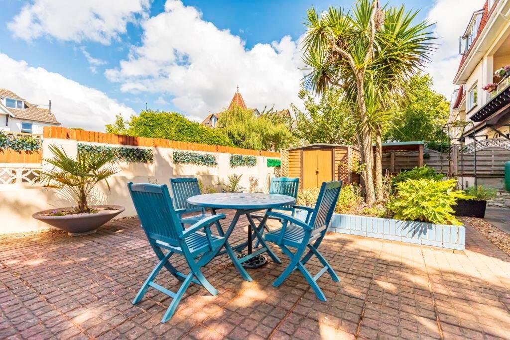 Bournecoast: Patio Garden - Parking - Wifi -fm8455
