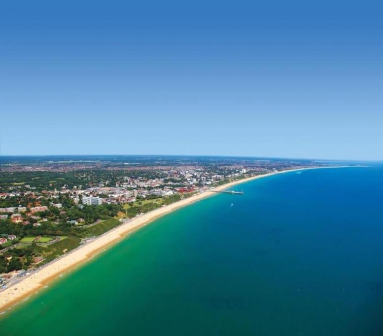 Bournecoast: Patio Garden - Parking - Wifi -fm8455 Apartment