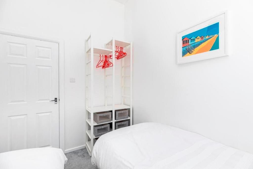 Bournecoast: Patio Garden - Parking - Wifi -fm8455