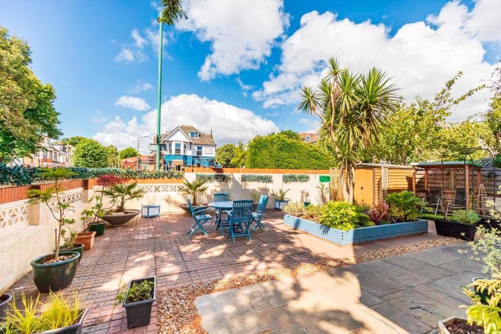 Bournecoast: Patio Garden - Parking - Wifi -fm8455 Bournemouth