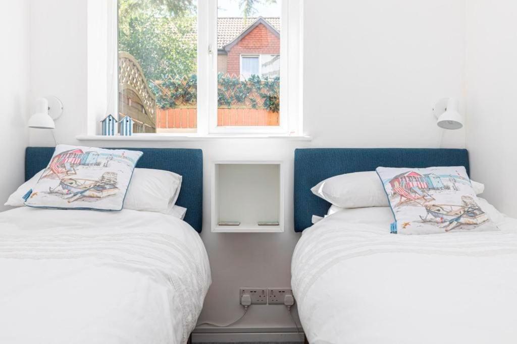 Bournecoast: Patio Garden - Parking - Wifi -fm8455
