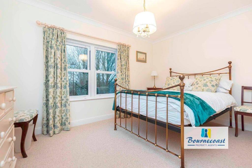 Bournecoast: Lovely Countryside Family Home-hb1522