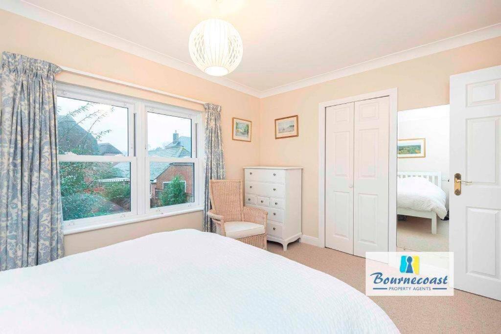 Bournecoast: Lovely Countryside Family Home-hb1522 *