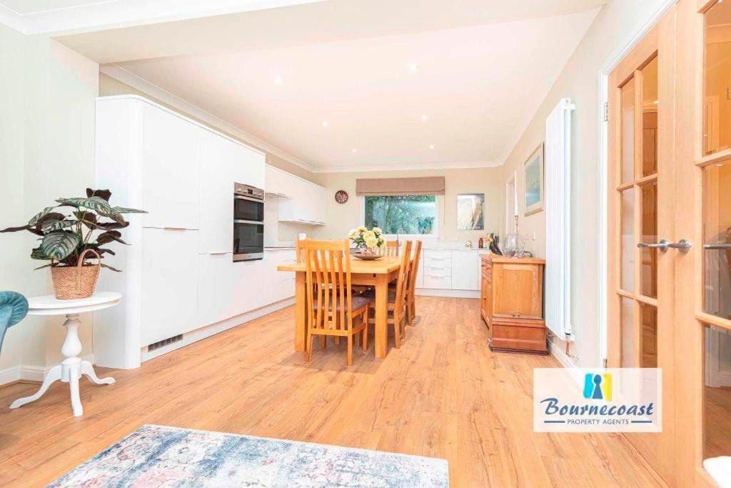 Bournecoast: Lovely Countryside Family Home-hb1522
