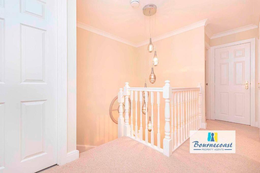 Bournecoast: Lovely Countryside Family Home-hb1522 *