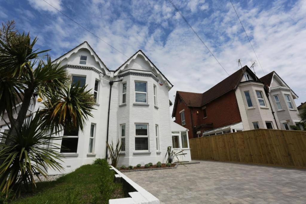 Holiday home Bournecoast: Near Beach-garden- 2192 *
