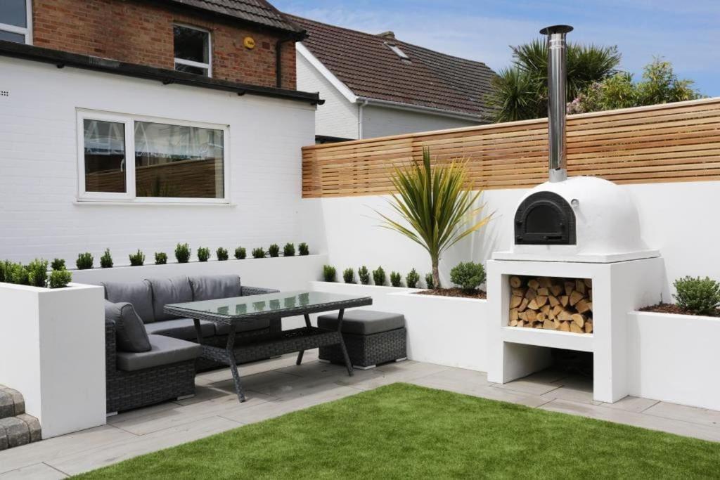 Bournecoast: Near Beach-garden- 2192 *
