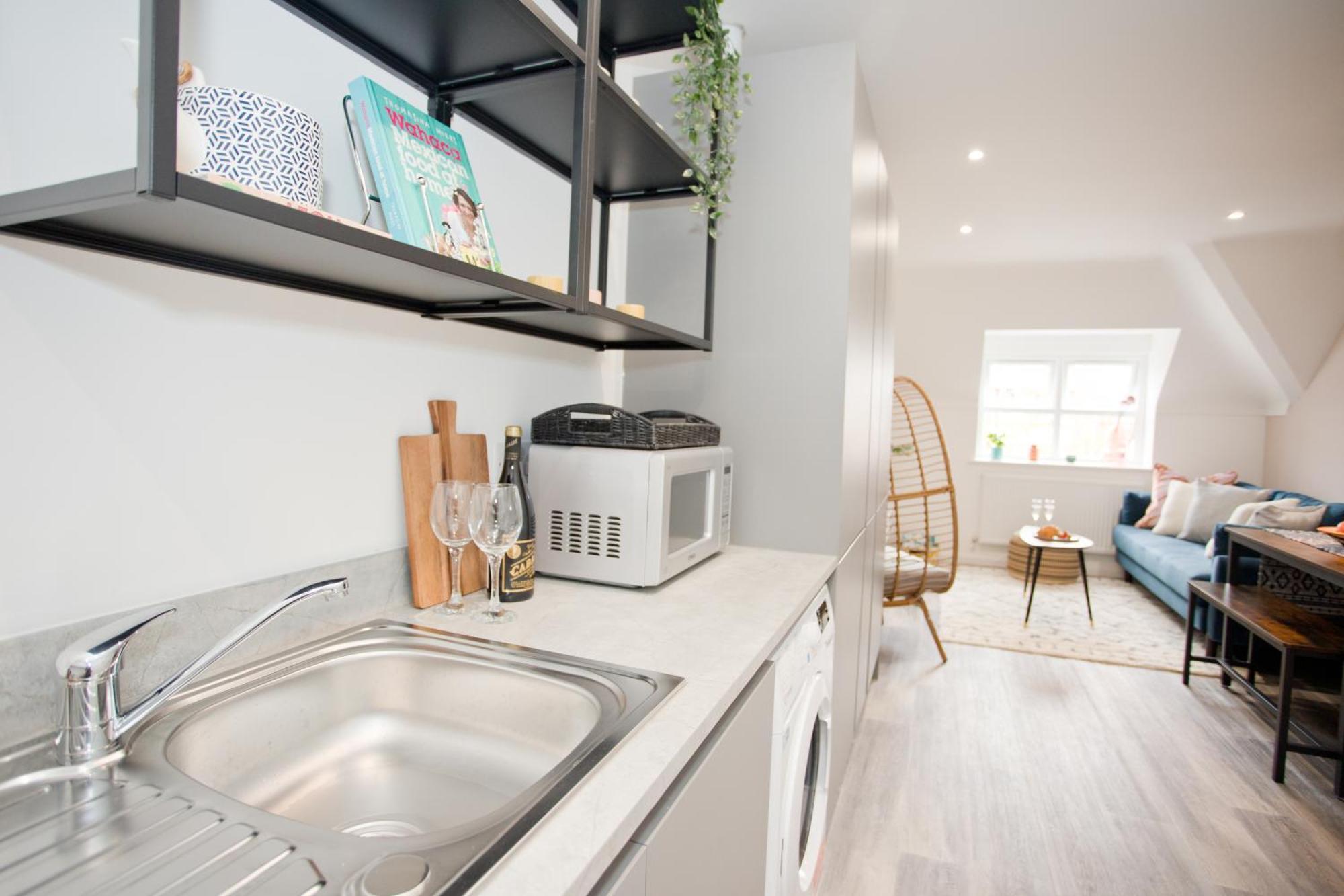 Stylish 2 Bedroom - Parking - 5 Mins Walk To Apartment Bournemouth