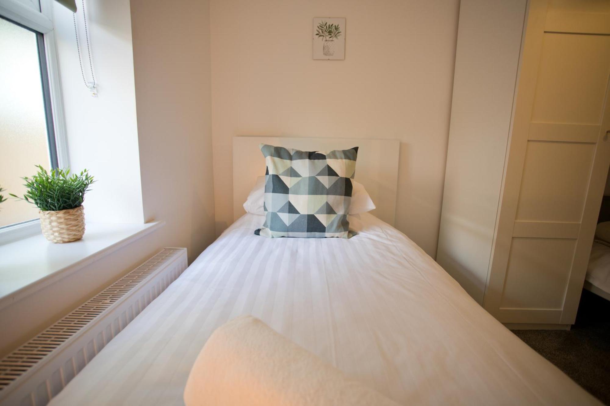 Sea Air - 2 Bedrooms - Parking - Mins To Apartment