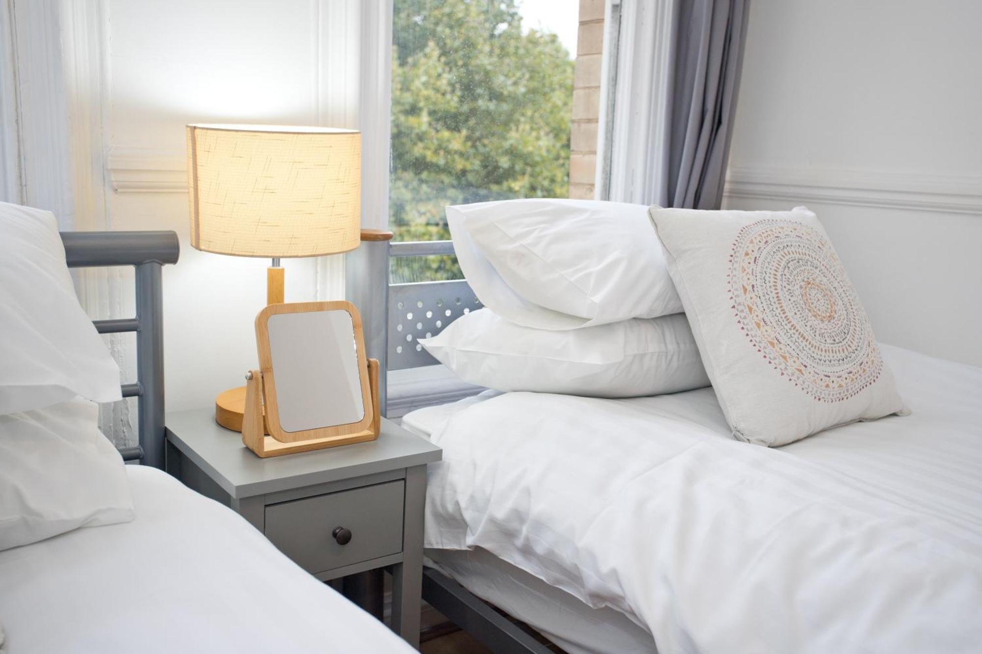 Town Centre Large 2 Bedroom - - Parking Bournemouth