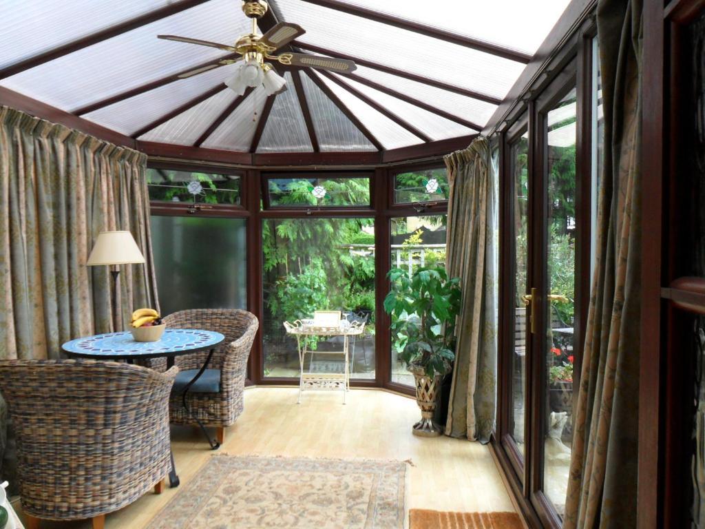 Coach House Bed & Breakfast 2*