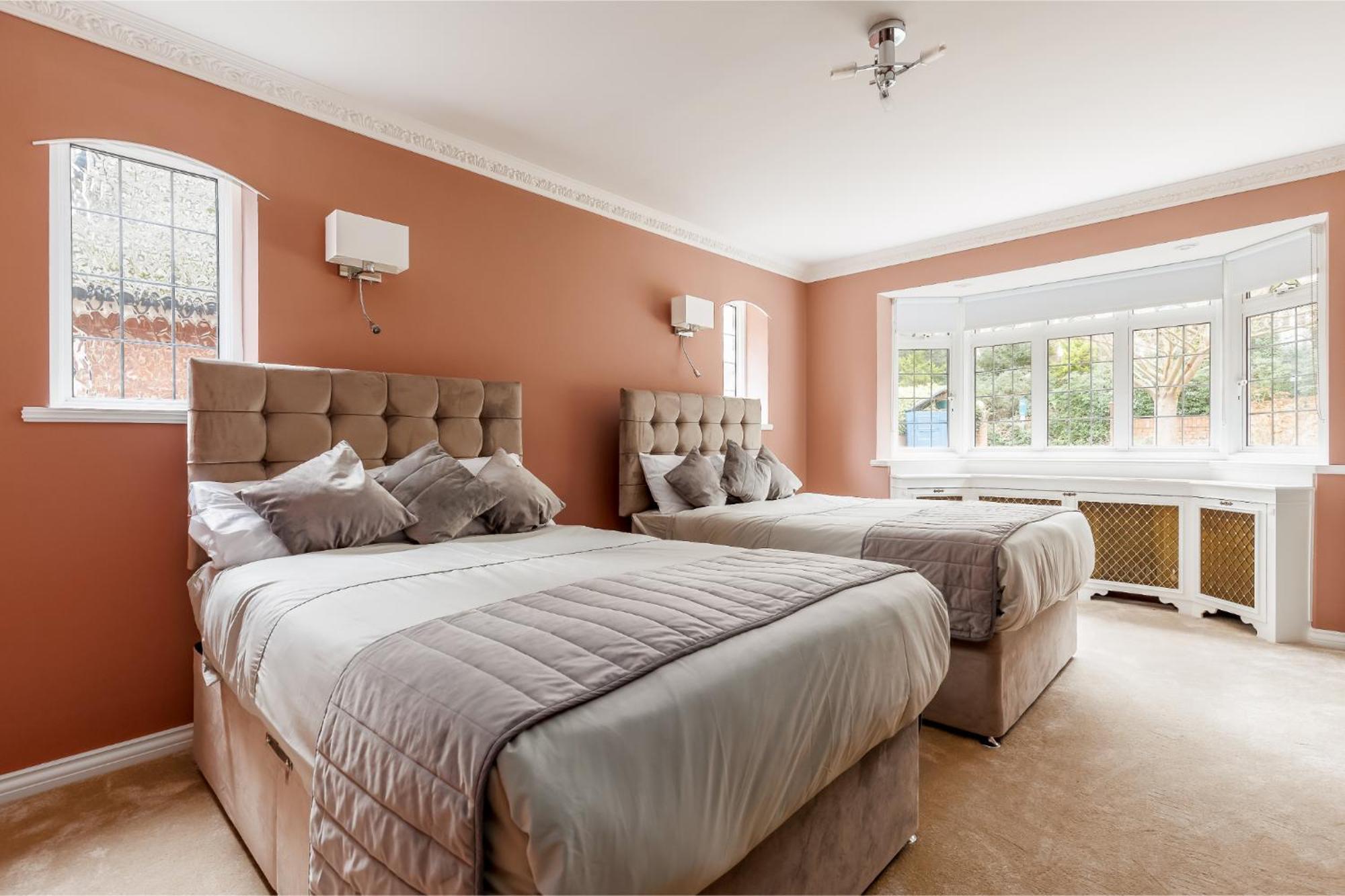 Traditional Family House Near -great Garden! *