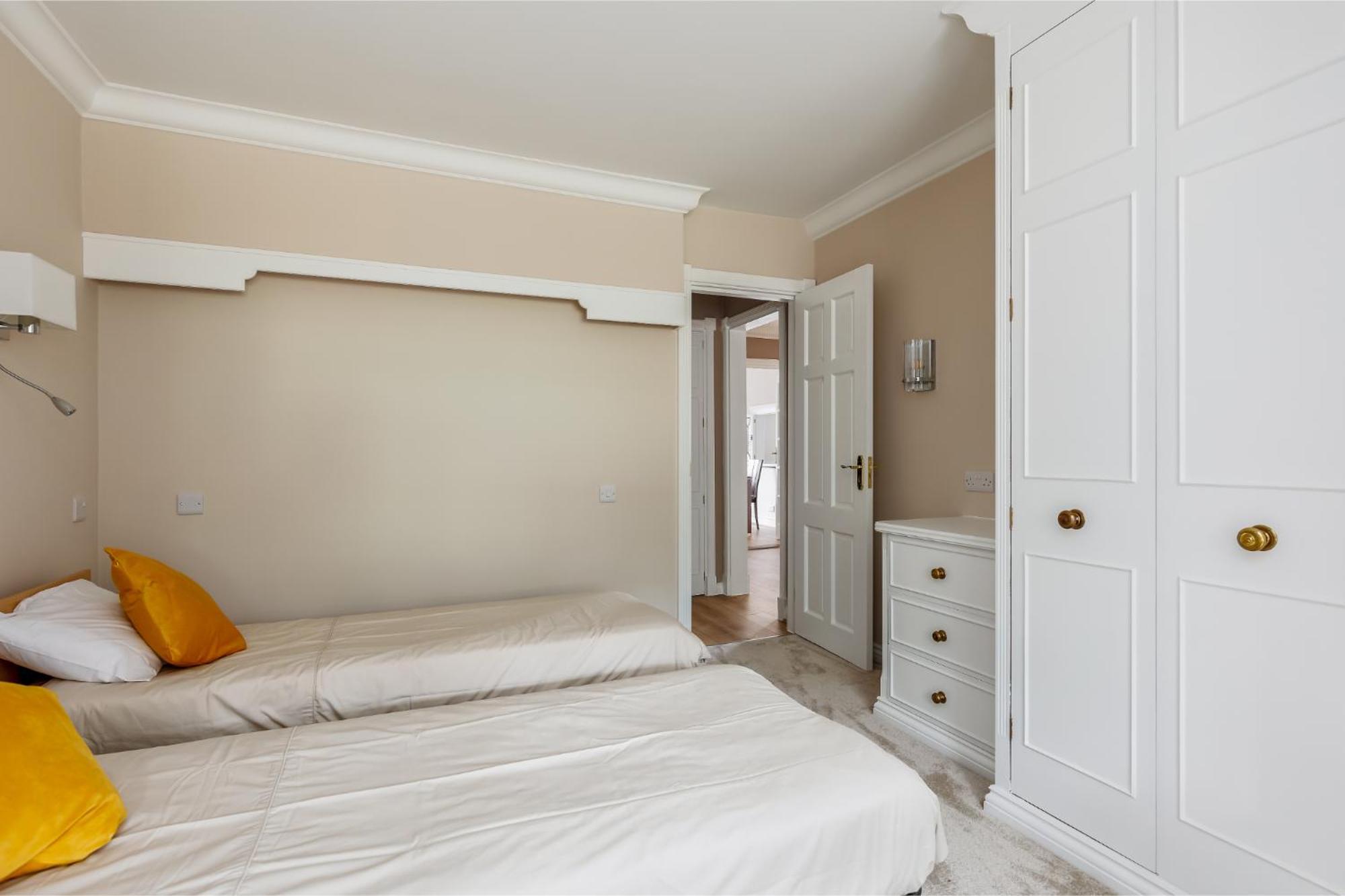 Traditional Family House Near -great Garden! *