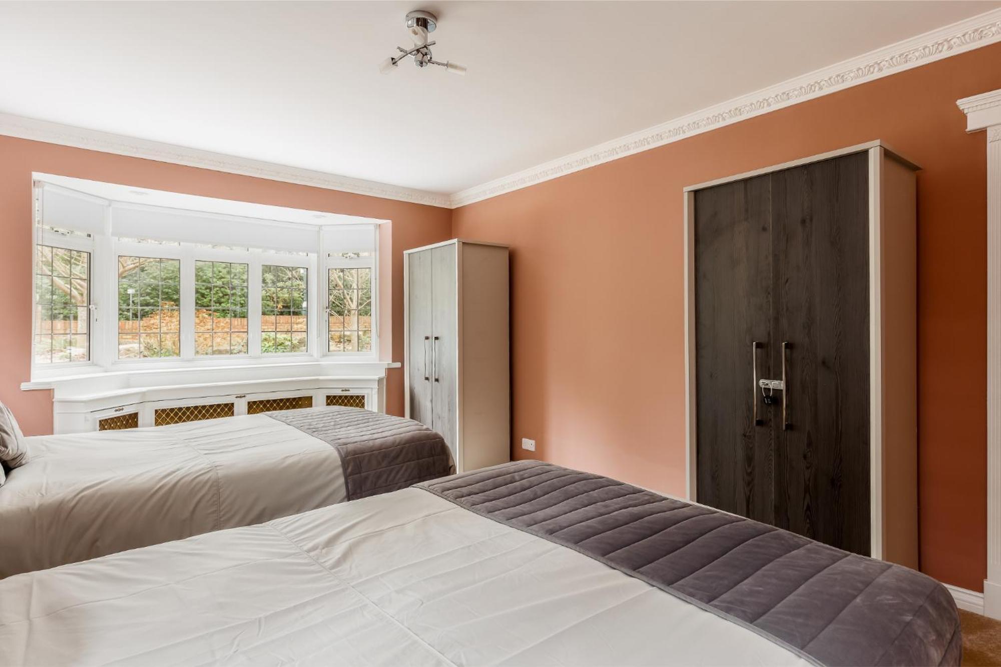 Traditional Family House Near -great Garden! *